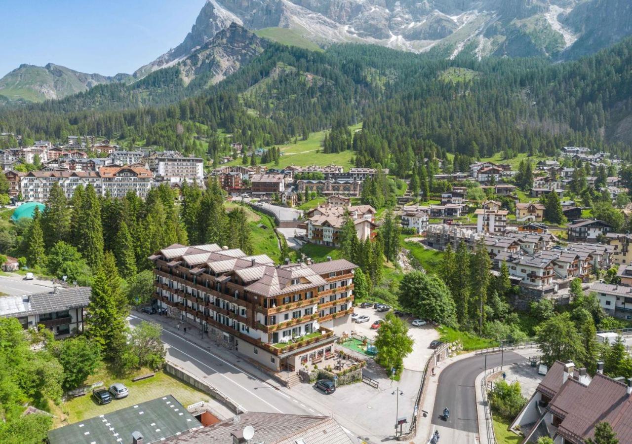 Hotel Colfosco سان مارتينو دي ديكاسْتْرْ المظهر الخارجي الصورة